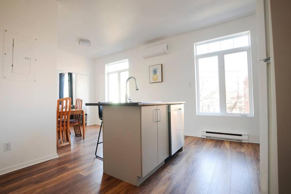The 1810 - Spacious With Balcony - North Of Quebec Экстерьер фото